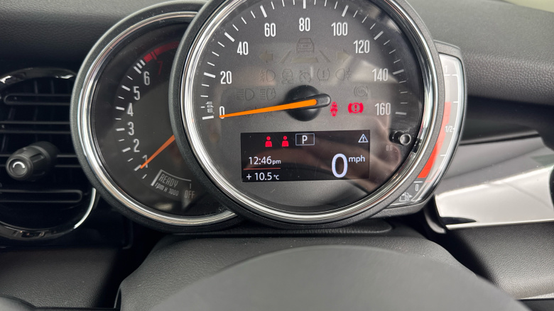 MINI Hatchback 1.5 Cooper Classic 3dr Auto Petrol Hatchback